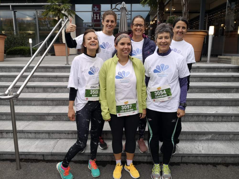 Aktive Mitglieder des Frauenvereins Interlaken nehmen am Jungfrau Minirun 2019 teil.